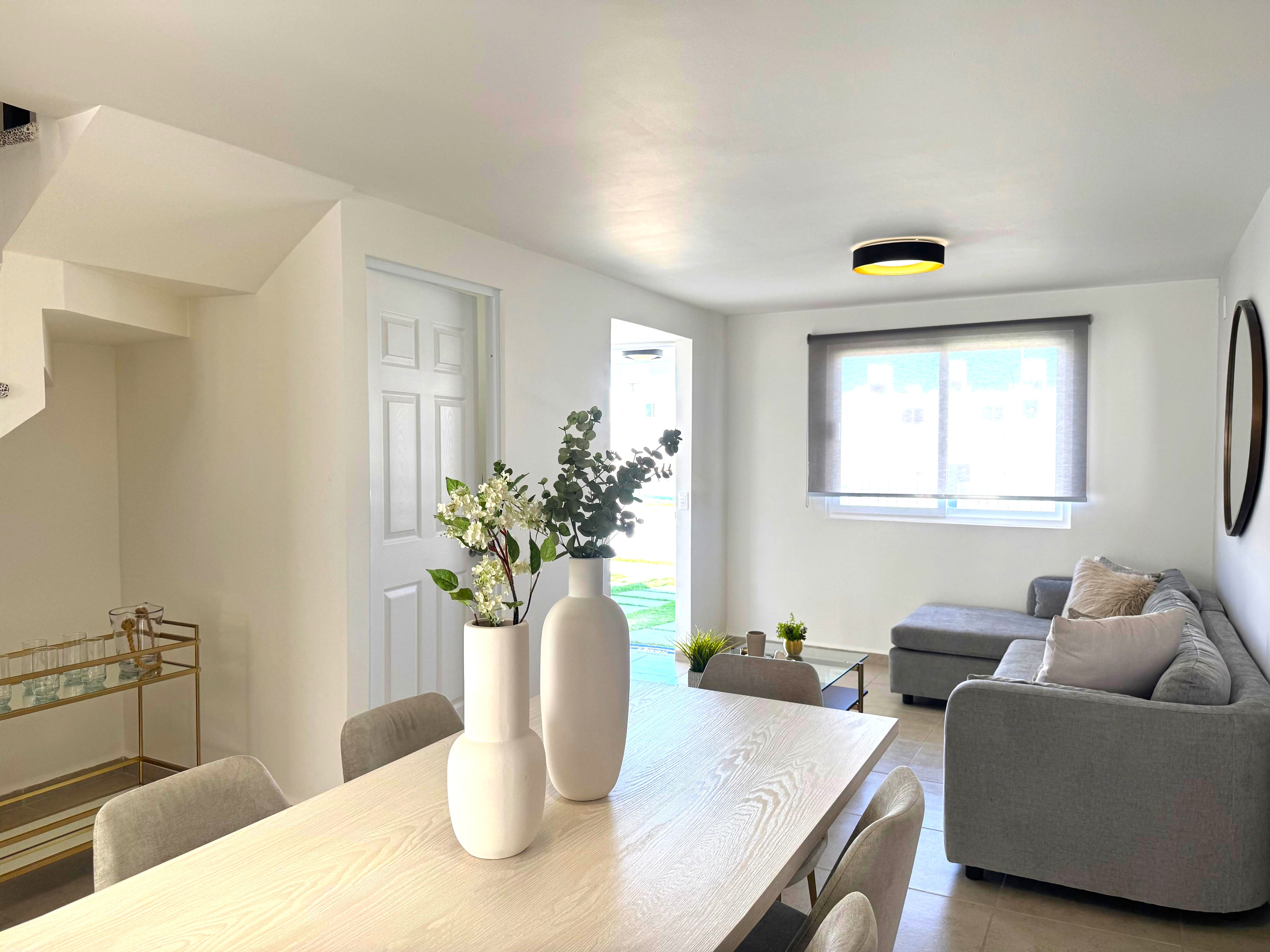 Se VENDE hermosa casa nueva  en fraccionamiento privado en León Gto
